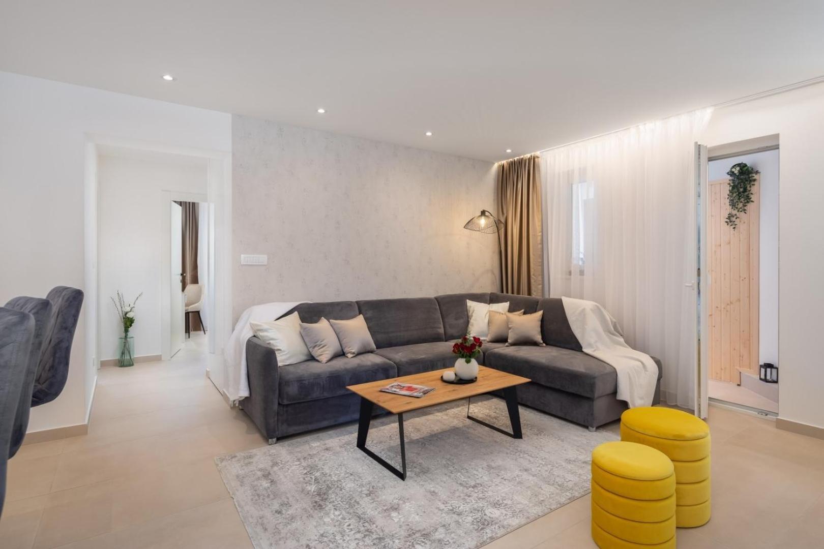Luxury Apartment Silvery In Split Center With Jacuzzi, Sauna And Parking Exterior photo