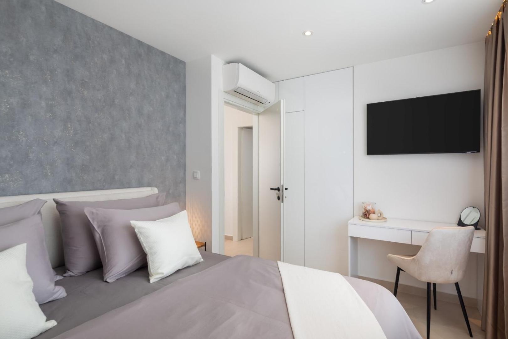 Luxury Apartment Silvery In Split Center With Jacuzzi, Sauna And Parking Exterior photo