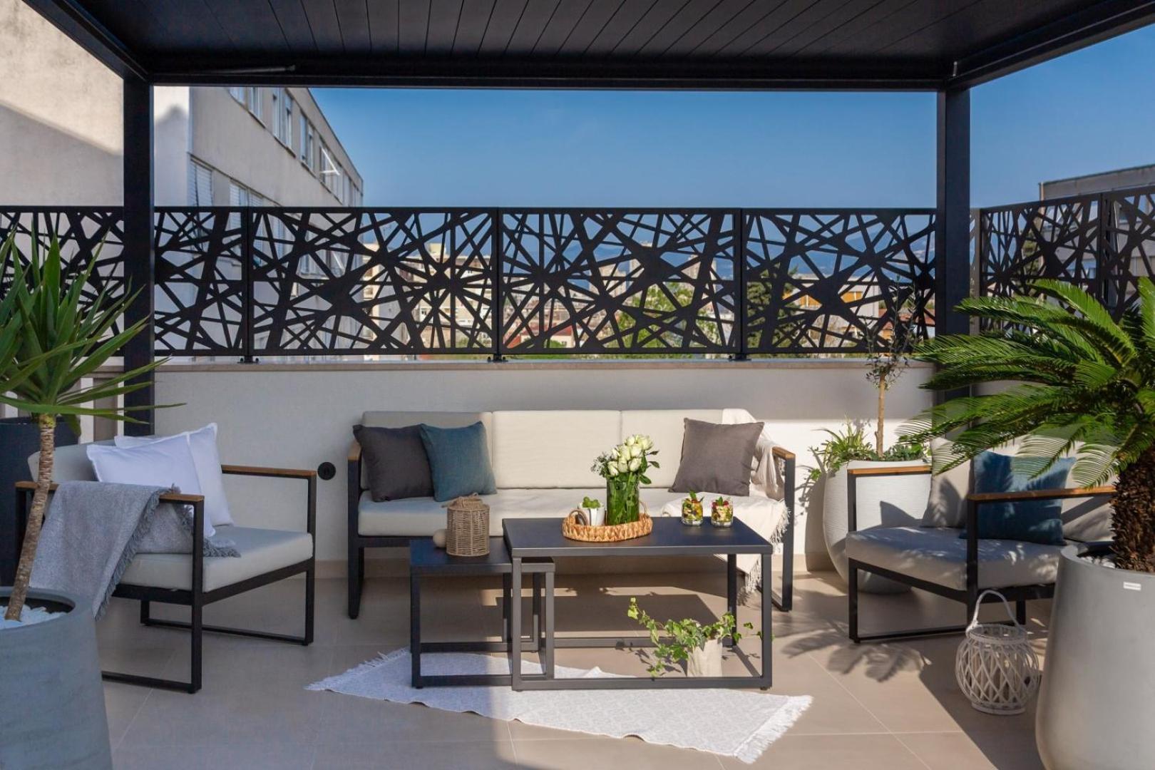 Luxury Apartment Silvery In Split Center With Jacuzzi, Sauna And Parking Exterior photo